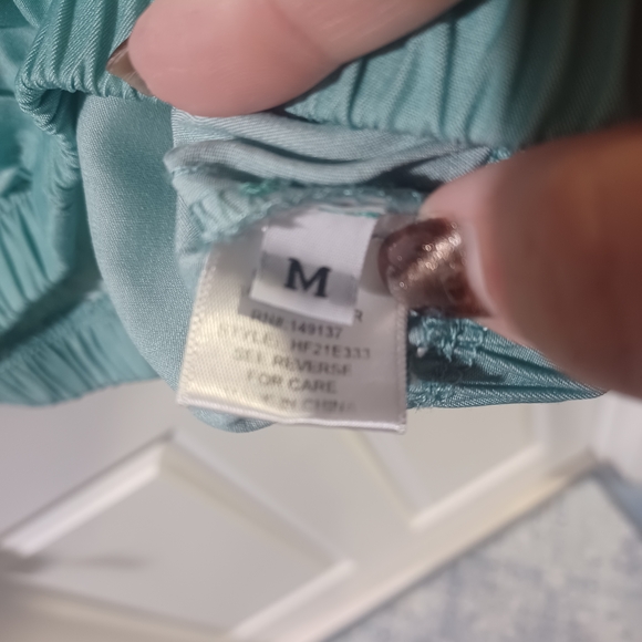 Elegant Seafoam Women's Blouse - Picture 3 of 7